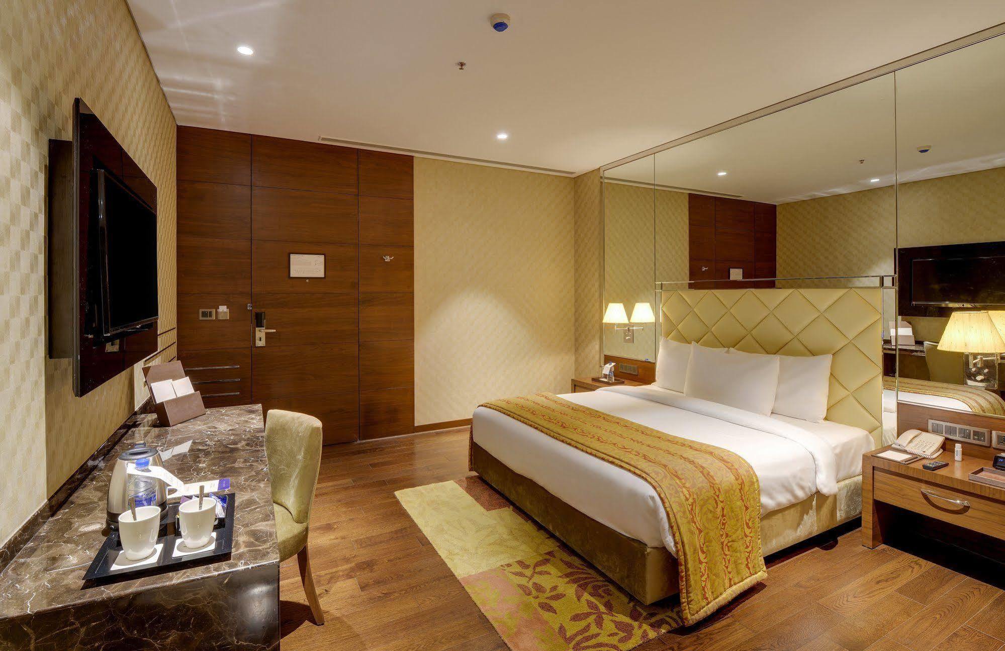 Niranta Transit Hotel Mumbai Airport - At Arrivals Экстерьер фото
