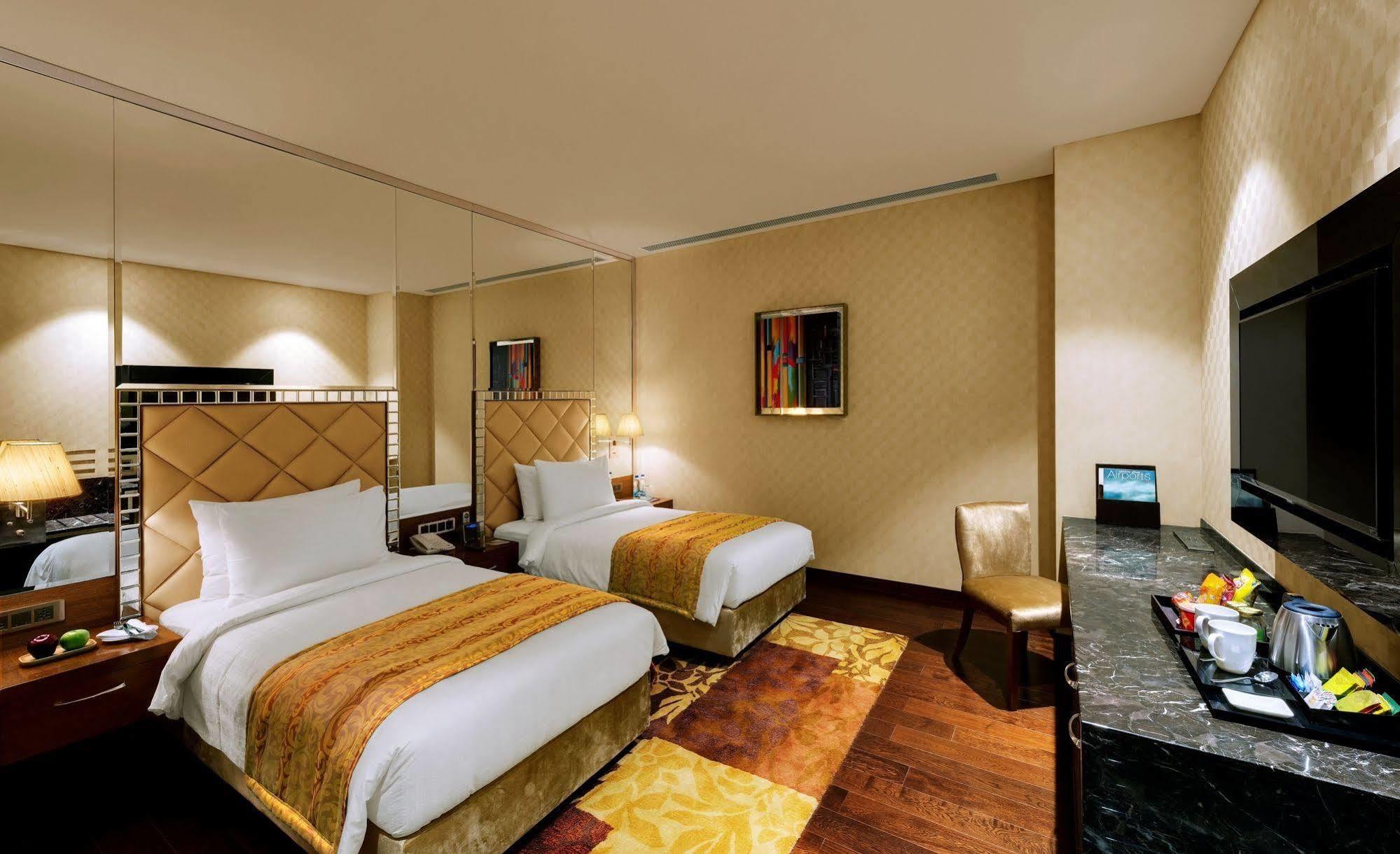 Niranta Transit Hotel Mumbai Airport - At Arrivals Экстерьер фото