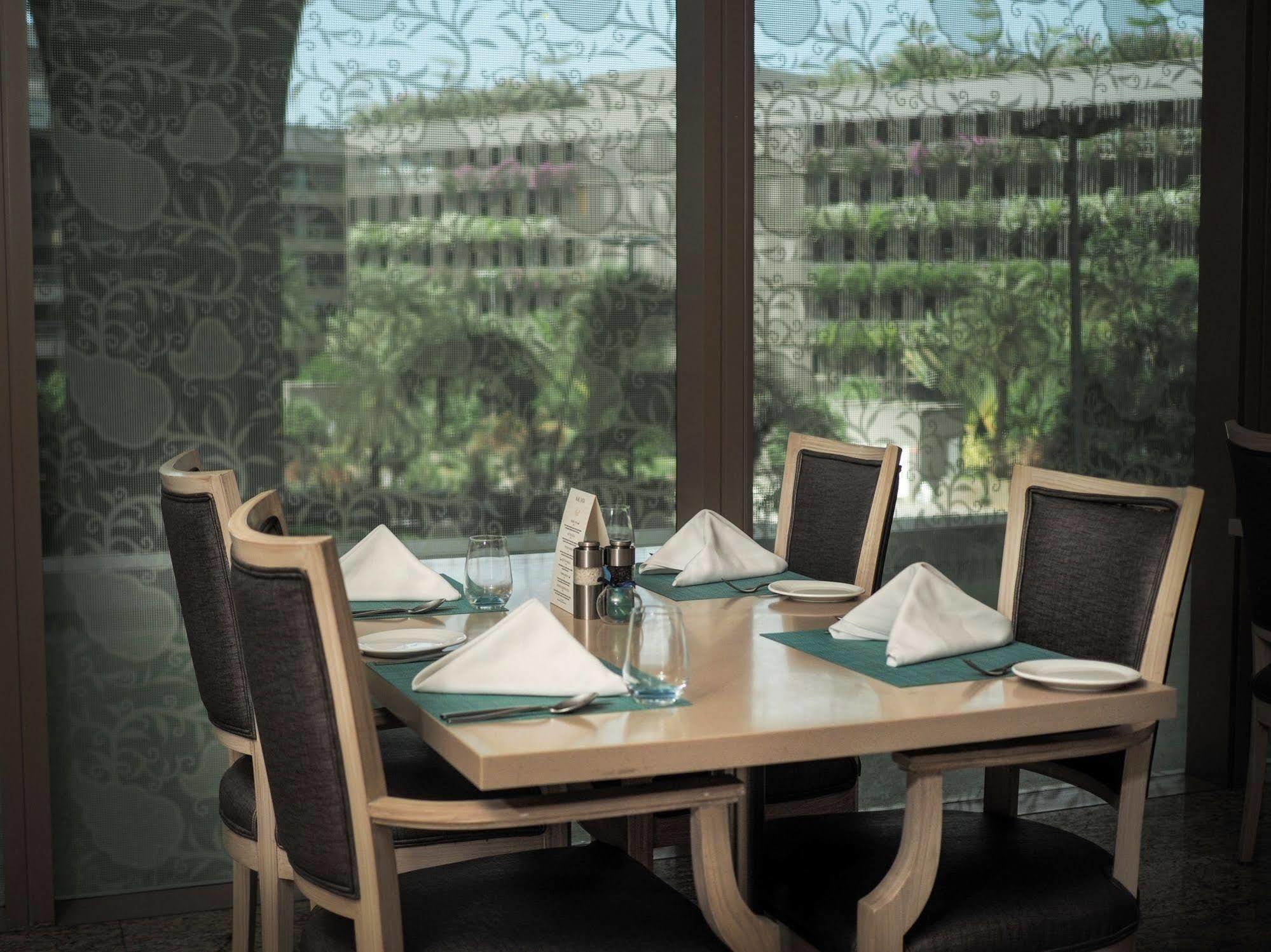 Niranta Transit Hotel Mumbai Airport - At Arrivals Экстерьер фото