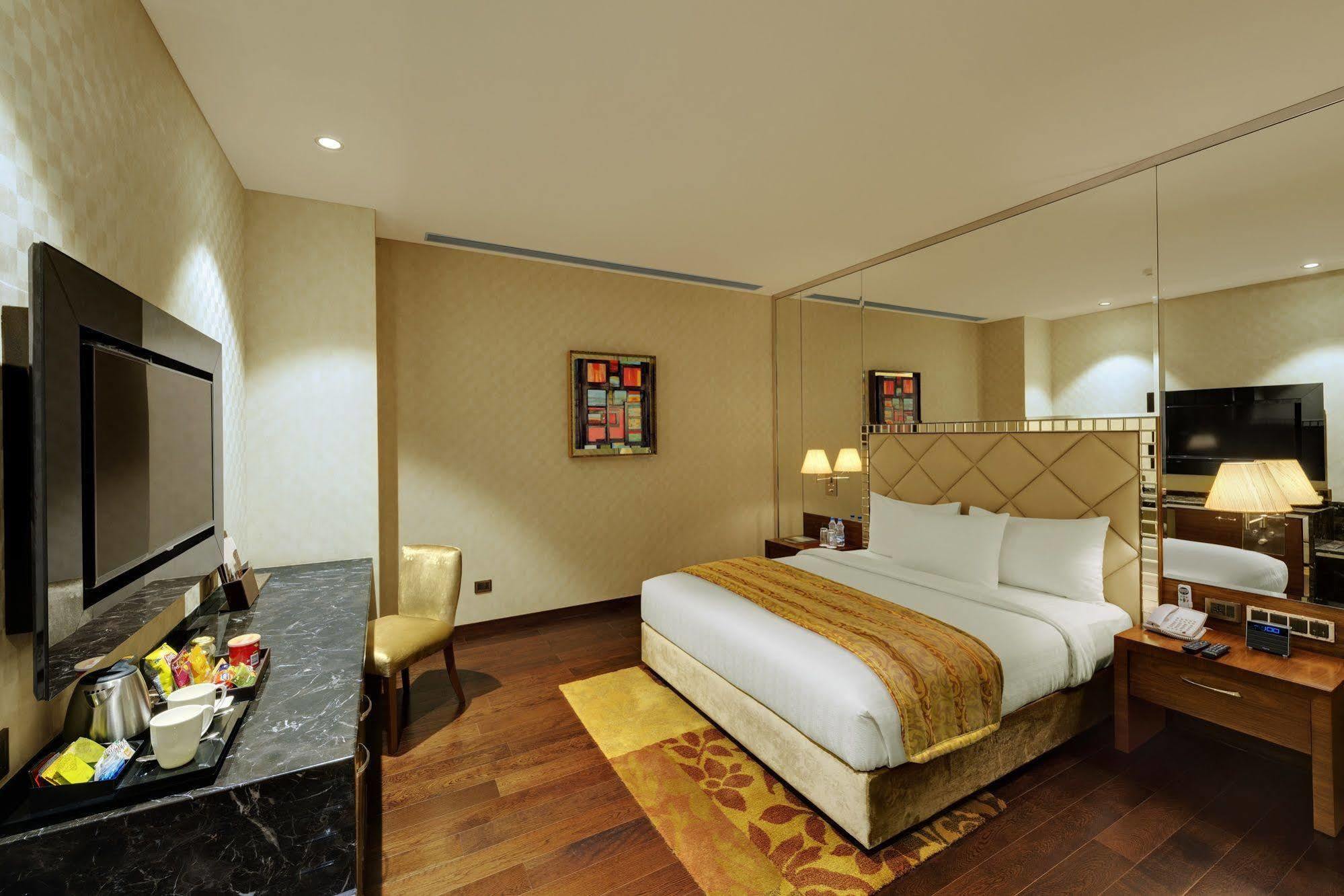 Niranta Transit Hotel Mumbai Airport - At Arrivals Экстерьер фото