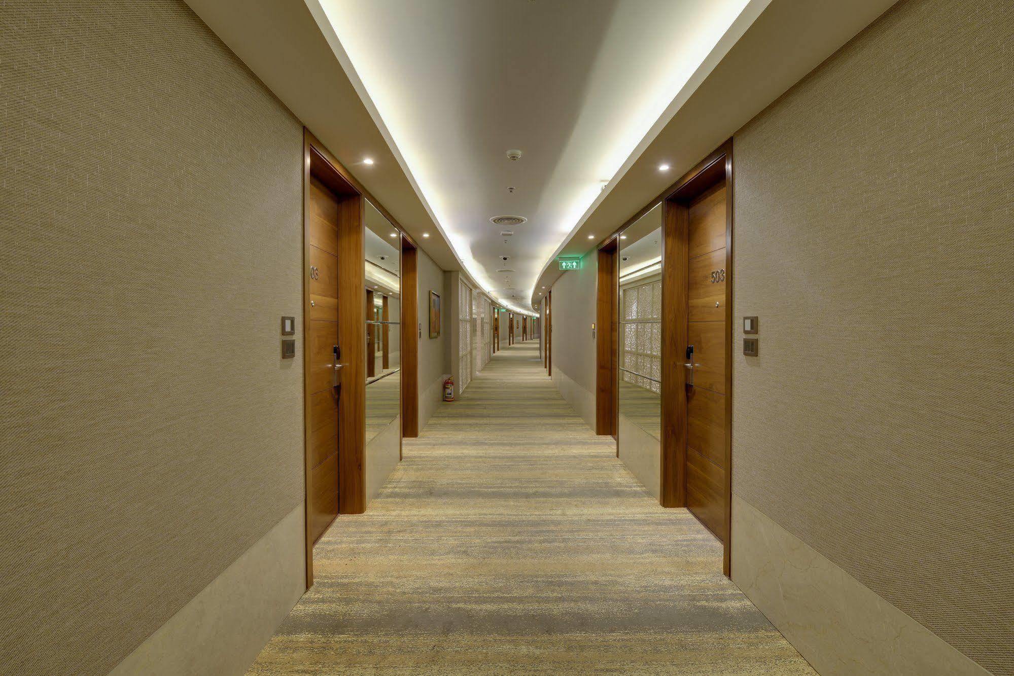 Niranta Transit Hotel Mumbai Airport - At Arrivals Экстерьер фото